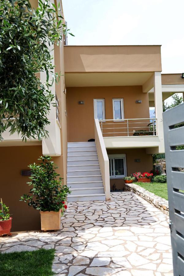 Fou'S Apartment Nafpaktos Buitenkant foto